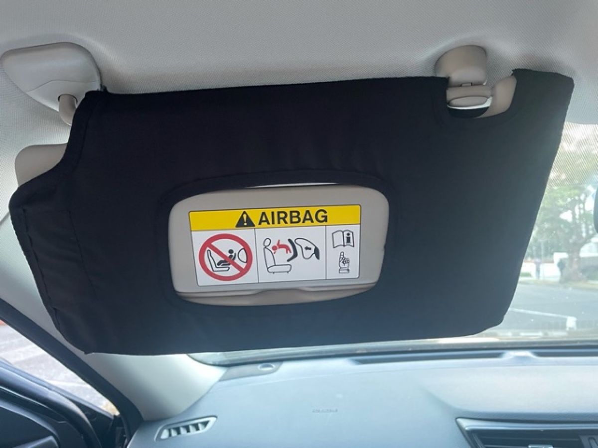 Sun visor in car online